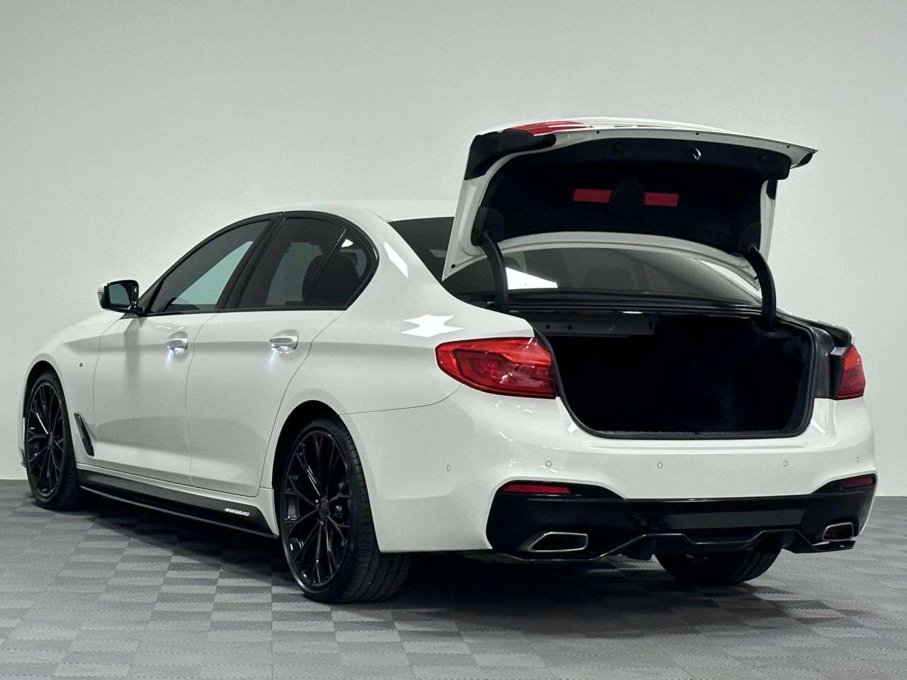 2018 BMW 5 SERIES 2018 BMW 5 SERIES