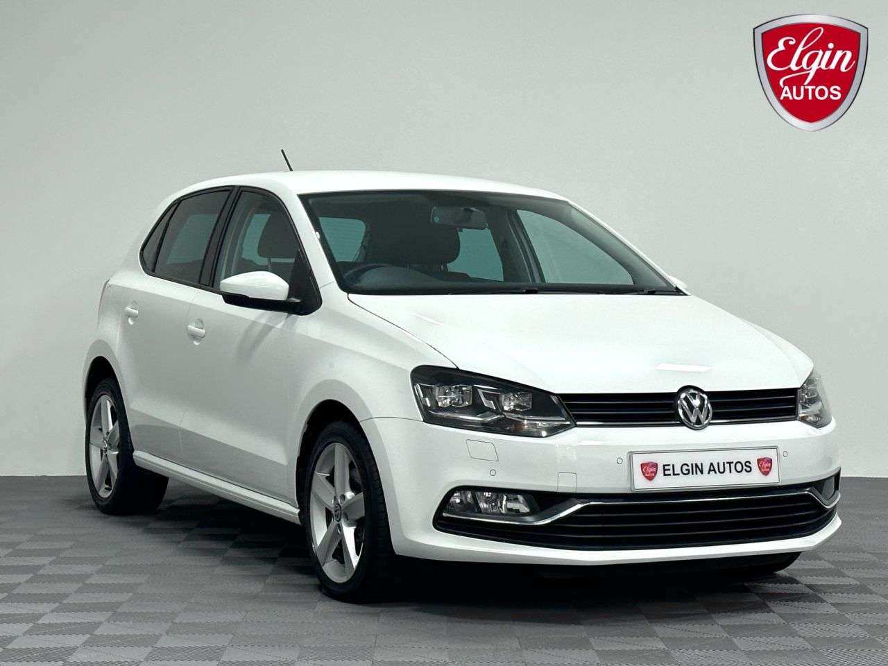 A 2015 VOLKSWAGEN POLO SEL 1.0 TSI DSG ( 110 bhp ) A 2015 VOLKSWAGEN POLO SEL 1.0 TSI DSG ( 110 bhp )