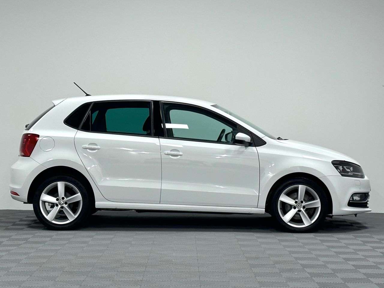 2015 VOLKSWAGEN POLO 2015 VOLKSWAGEN POLO