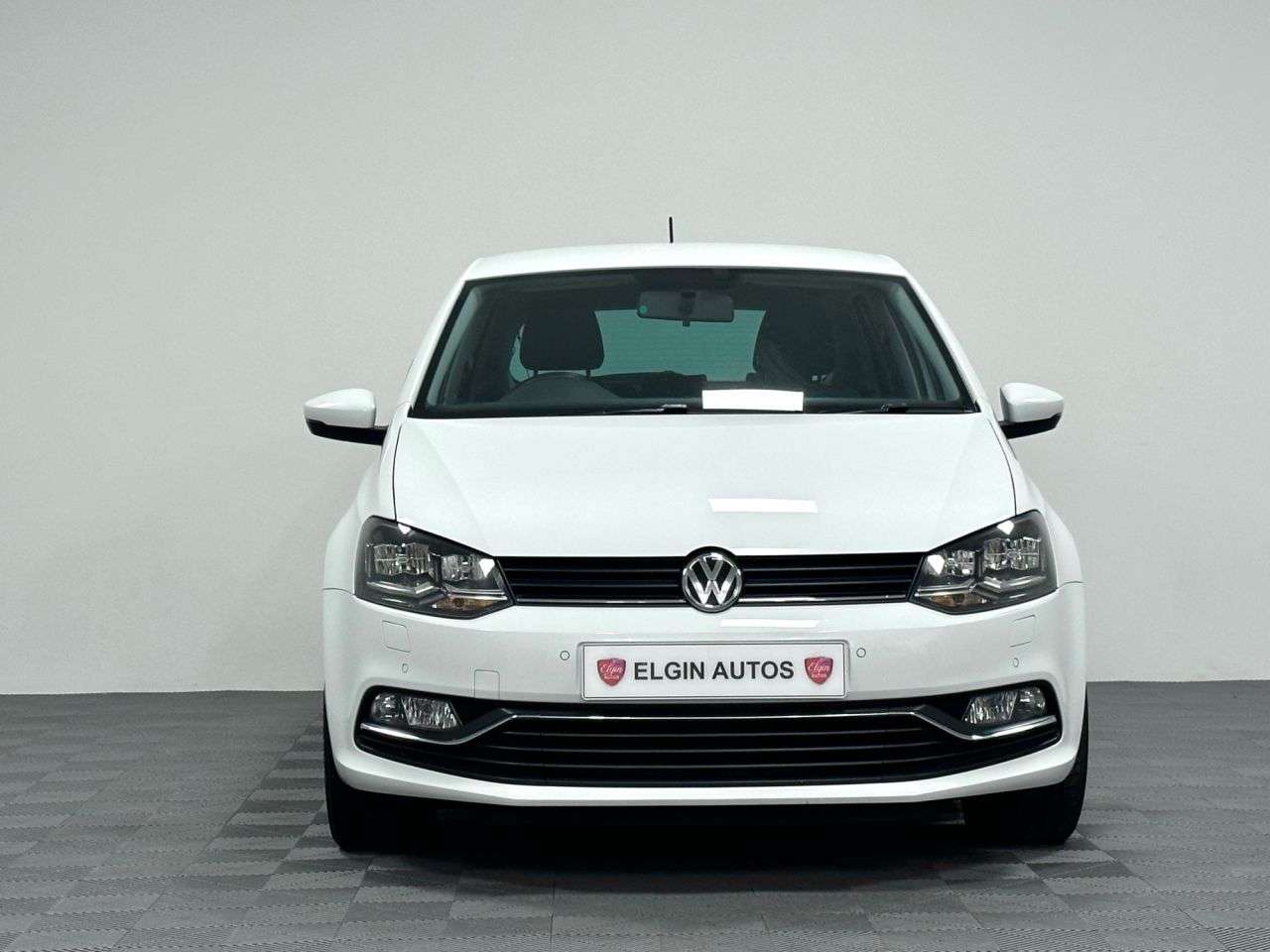 A 2015 VOLKSWAGEN POLO SEL 1.0 TSI DSG ( 110 bhp ) A 2015 VOLKSWAGEN POLO SEL 1.0 TSI DSG ( 110 bhp )