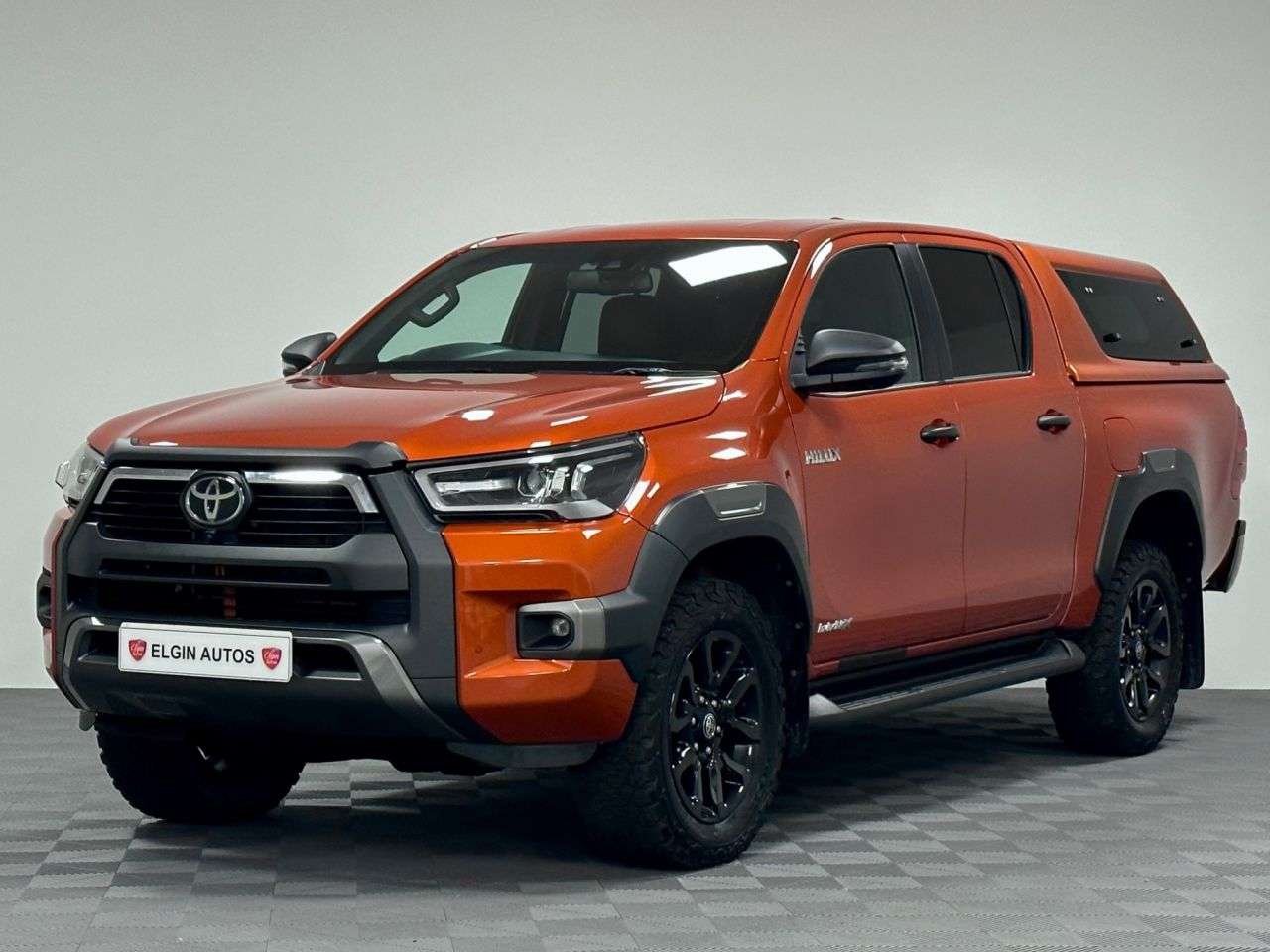 A 2022 TOYOTA HI-LUX Invincible X Double Cab 2.8 D-4D Auto ( 204 bhp ) A 2022 TOYOTA HI-LUX Invincible X Double Cab 2.8 D-4D Auto ( 204 bhp )