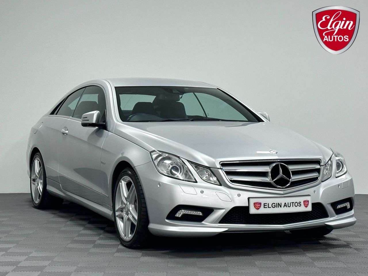 A 2011 MERCEDES-BENZ E-CLASS E350 BlueEfficiency Sport Coupe 3.0 V6 CDI Tip Auto ( 231 bhp ) A 2011 MERCEDES-BENZ E-CLASS E350 BlueEfficiency Sport Coupe 3.0 V6 CDI Tip Auto ( 231 bhp )