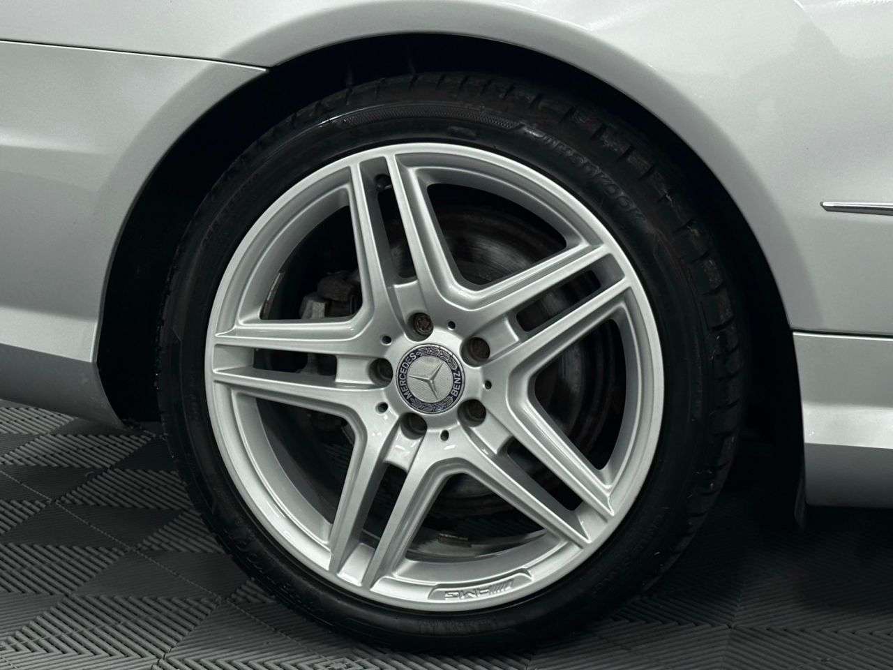 2011 MERCEDES-BENZ E-CLASS 2011 MERCEDES-BENZ E-CLASS