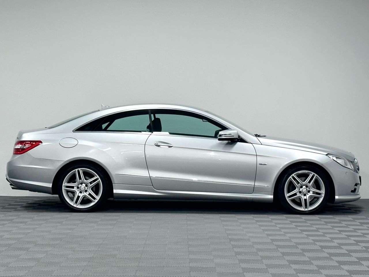 2011 MERCEDES-BENZ E-CLASS 2011 MERCEDES-BENZ E-CLASS