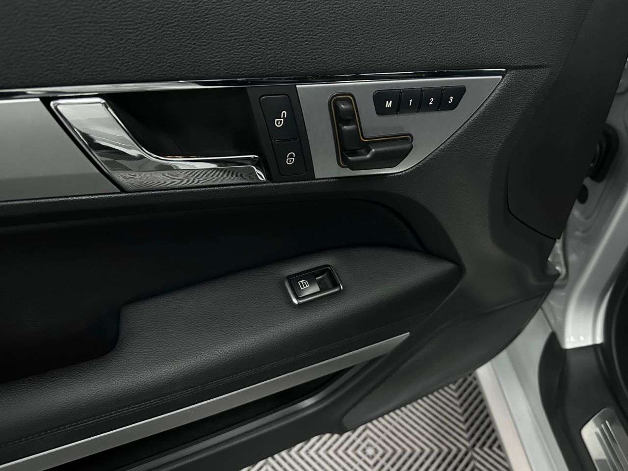 2011 MERCEDES-BENZ E-CLASS 2011 MERCEDES-BENZ E-CLASS