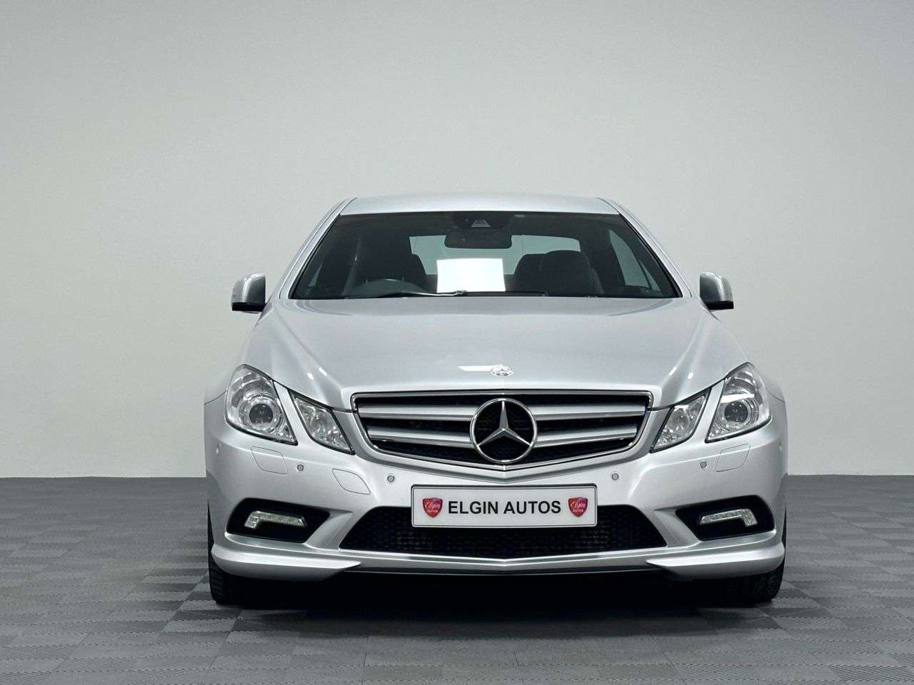 A 2011 MERCEDES-BENZ E-CLASS E350 BlueEfficiency Sport Coupe 3.0 V6 CDI Tip Auto ( 231 bhp ) A 2011 MERCEDES-BENZ E-CLASS E350 BlueEfficiency Sport Coupe 3.0 V6 CDI Tip Auto ( 231 bhp )