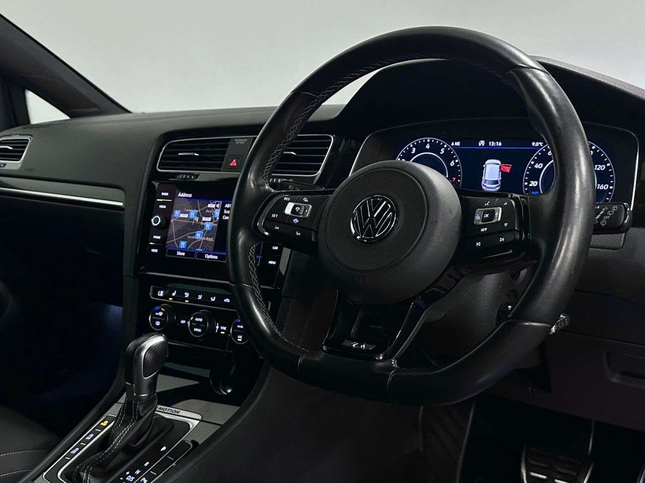 A 2019 VOLKSWAGEN GOLF R 4Motion 2.0 TSI DSG ( 300 bhp ) A 2019 VOLKSWAGEN GOLF R 4Motion 2.0 TSI DSG ( 300 bhp )