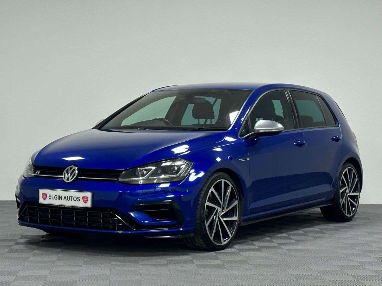 A 2019 VOLKSWAGEN GOLF R 4Motion 2.0 TSI DSG ( 300 bhp ) A 2019 VOLKSWAGEN GOLF R 4Motion 2.0 TSI DSG ( 300 bhp )