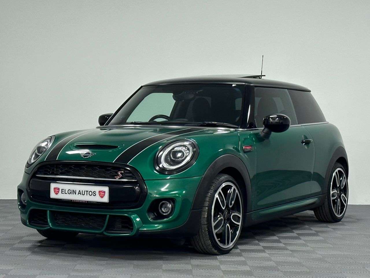 A 2019 MINI MINI COOPER S SPORT A 2019 MINI MINI COOPER S SPORT