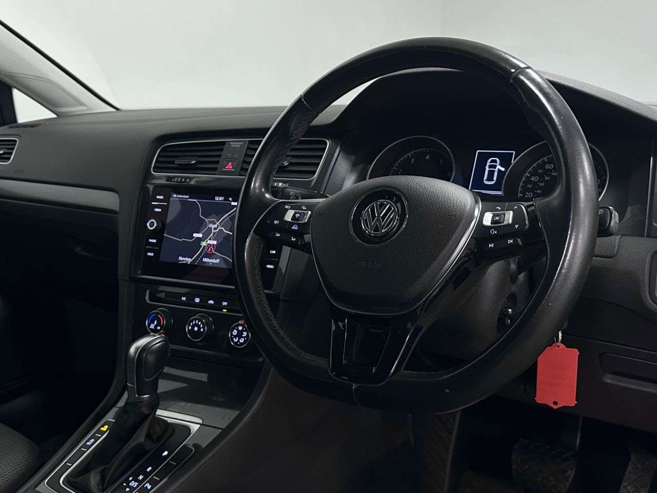 A 2017 VOLKSWAGEN GOLF SE Nav 1.4 TSI DSG ( 125 bhp ) A 2017 VOLKSWAGEN GOLF SE Nav 1.4 TSI DSG ( 125 bhp )