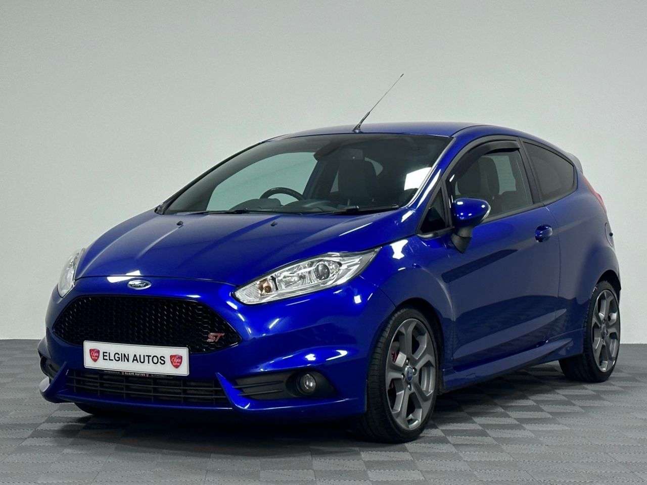 A 2014 FORD FIESTA ST-3 1.6T EcoBoost ( 182 bhp ) A 2014 FORD FIESTA ST-3 1.6T EcoBoost ( 182 bhp )