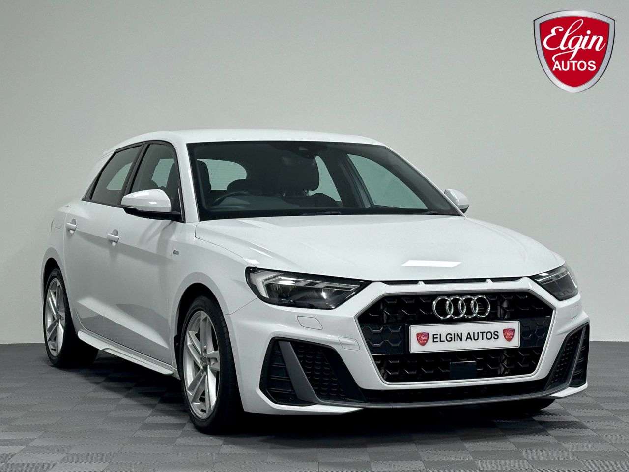 A 2019 AUDI A1 S Line Sportback 1.0 TFSI S Tronic ( 116 bhp ) A 2019 AUDI A1 S Line Sportback 1.0 TFSI S Tronic ( 116 bhp )