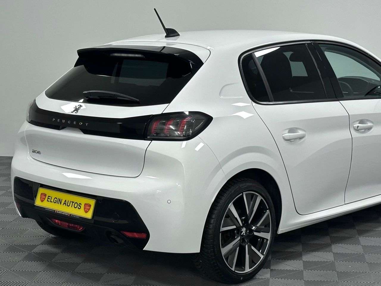 2021 PEUGEOT 208 2021 PEUGEOT 208