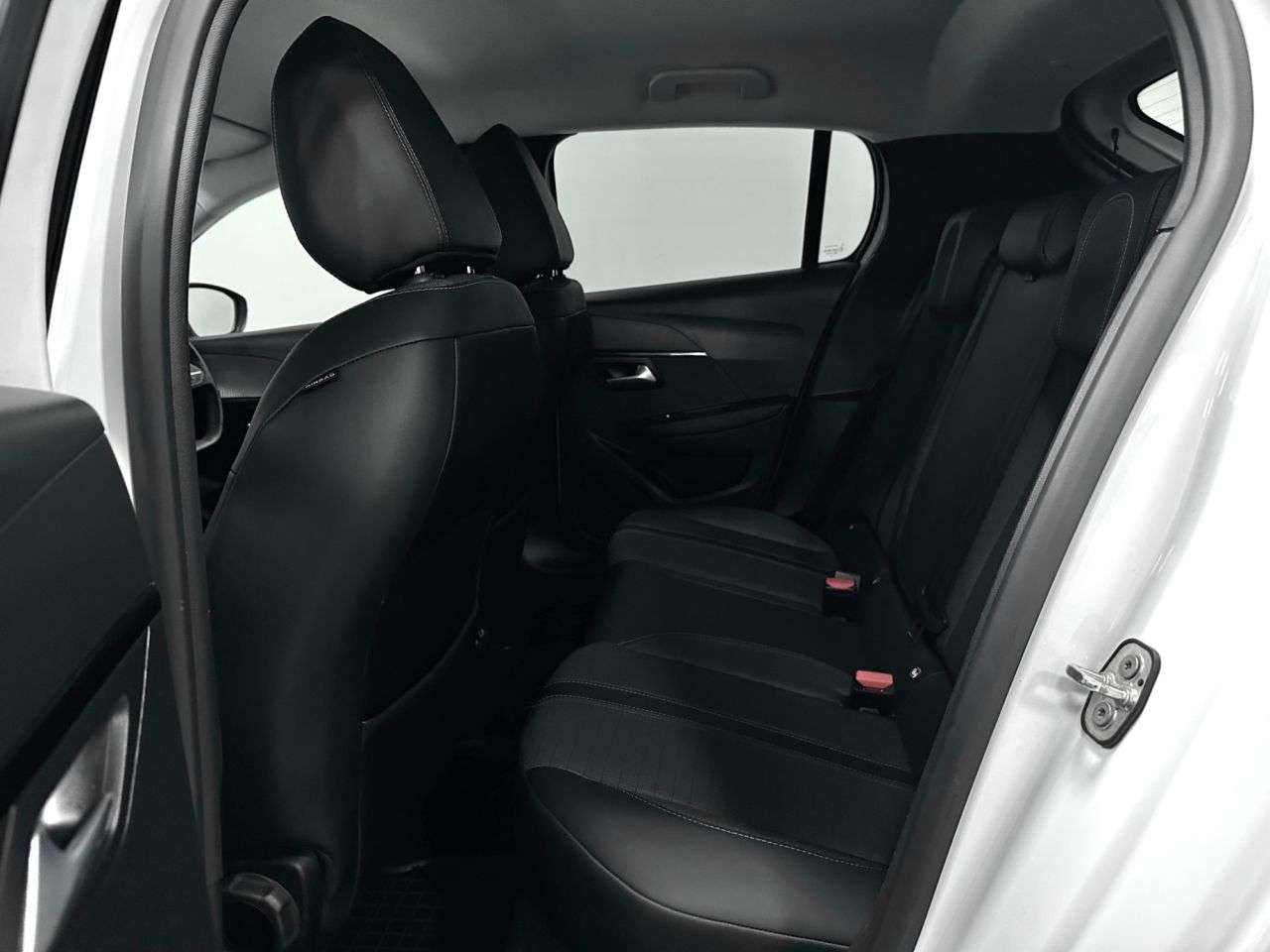 2021 PEUGEOT 208 2021 PEUGEOT 208