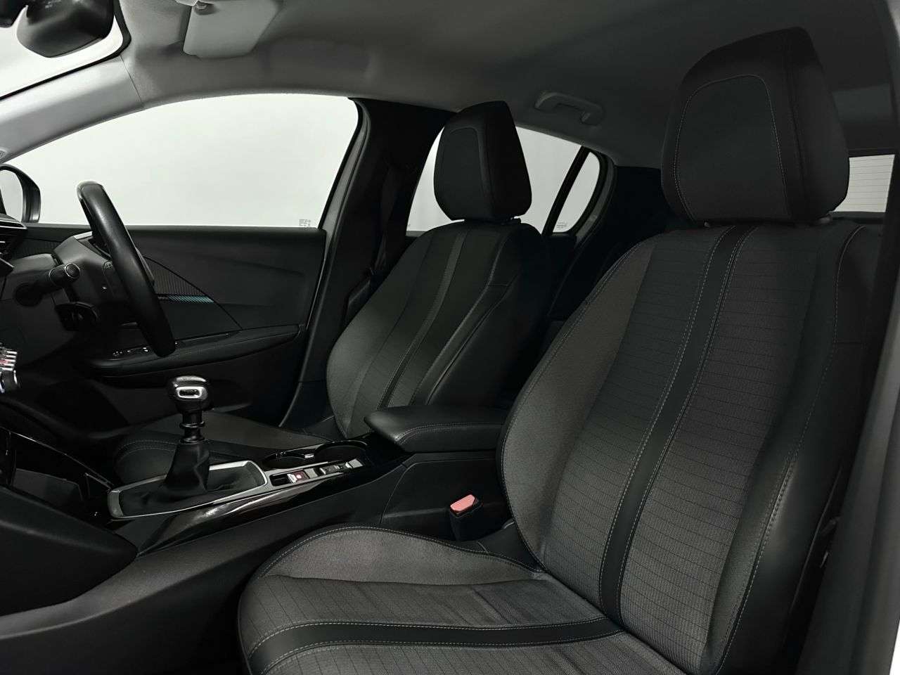 2021 PEUGEOT 208 2021 PEUGEOT 208