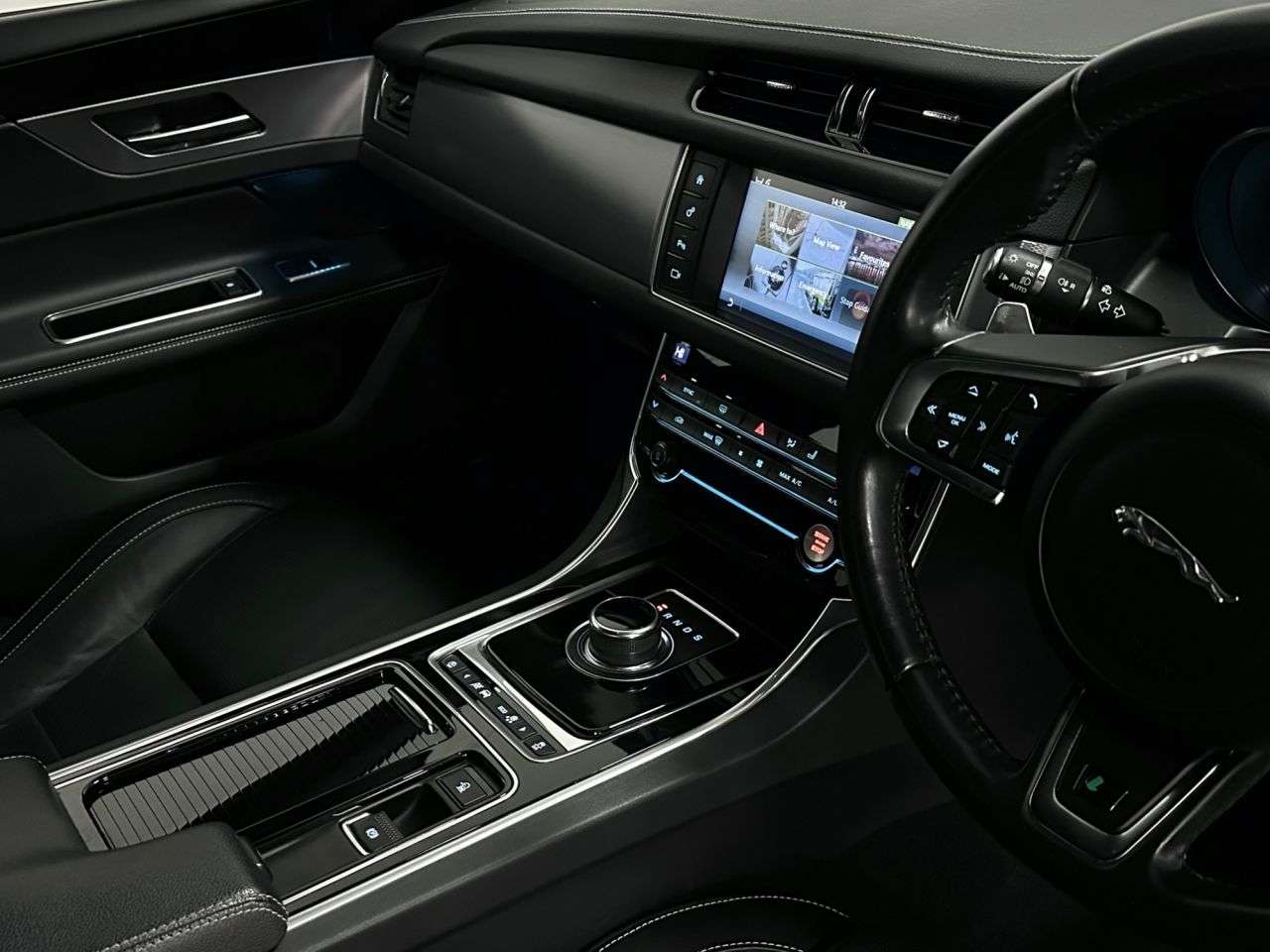 2017 JAGUAR XF 2017 JAGUAR XF