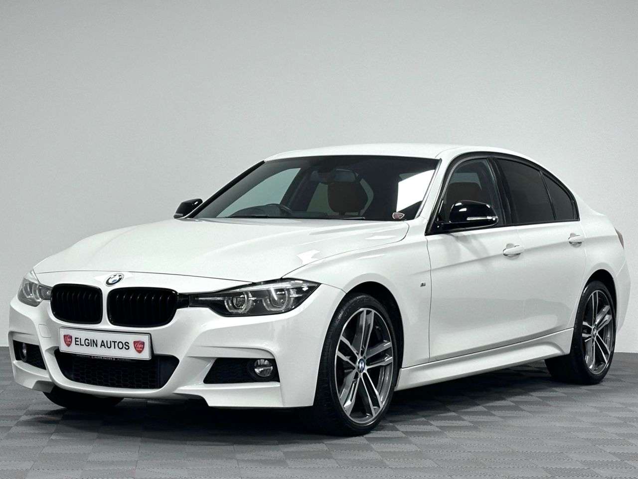 A 2018 BMW 3 SERIES 320i M Sport Shadow Edition xDrive 2.0 Auto ( 184 bhp ) A 2018 BMW 3 SERIES 320i M Sport Shadow Edition xDrive 2.0 Auto ( 184 bhp )