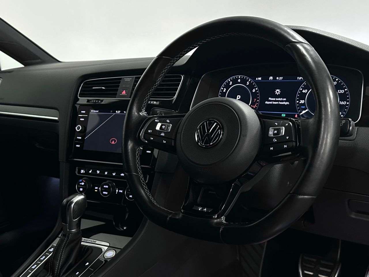 A 2017 VOLKSWAGEN GOLF R 4Motion 2.0 TSI DSG ( 310 bhp ) A 2017 VOLKSWAGEN GOLF R 4Motion 2.0 TSI DSG ( 310 bhp )