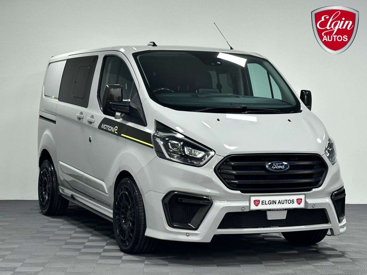 A 2021 FORD TRANSIT CUSTOM 320 Motion R Limited Edition SP1 Double Cab L1H1 2.0 EcoBlue Auto ( 185 bhp A 2021 FORD TRANSIT CUSTOM 320 Motion R Limited Edition SP1 Double Cab L1H1 2.0 EcoBlue Auto ( 185 bhp