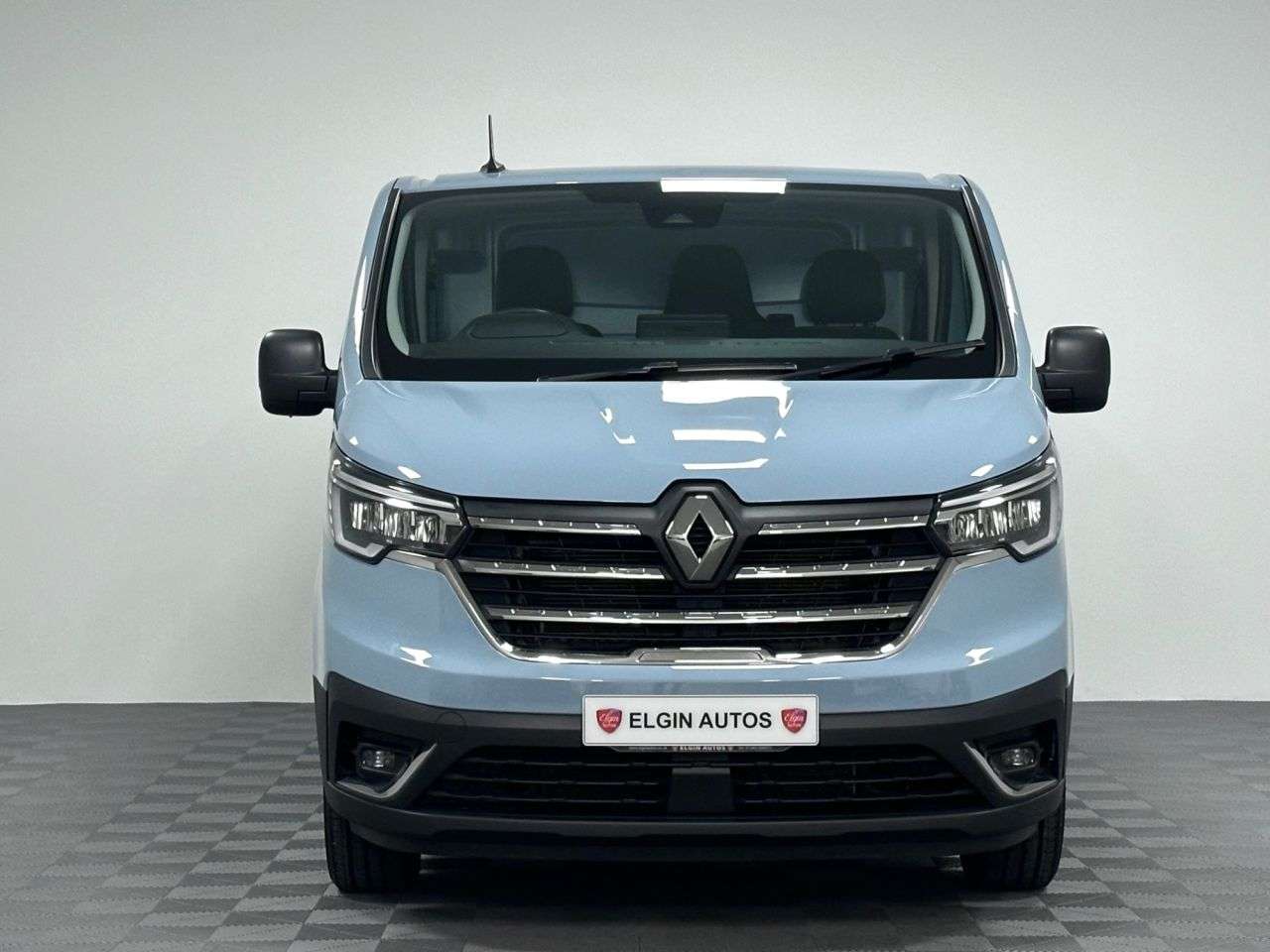 A 2022 RENAULT TRAFIC SL28 Sport+ Panel Van L1H1 2.0 dCi ( 150 bhp ) A 2022 RENAULT TRAFIC SL28 Sport+ Panel Van L1H1 2.0 dCi ( 150 bhp )