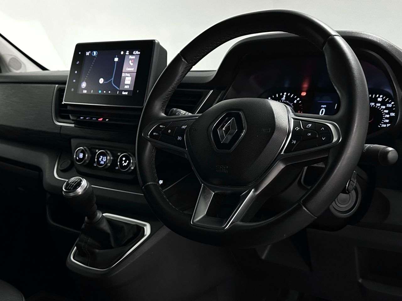 A 2022 RENAULT TRAFIC SL28 Sport+ Panel Van L1H1 2.0 dCi ( 150 bhp ) A 2022 RENAULT TRAFIC SL28 Sport+ Panel Van L1H1 2.0 dCi ( 150 bhp )