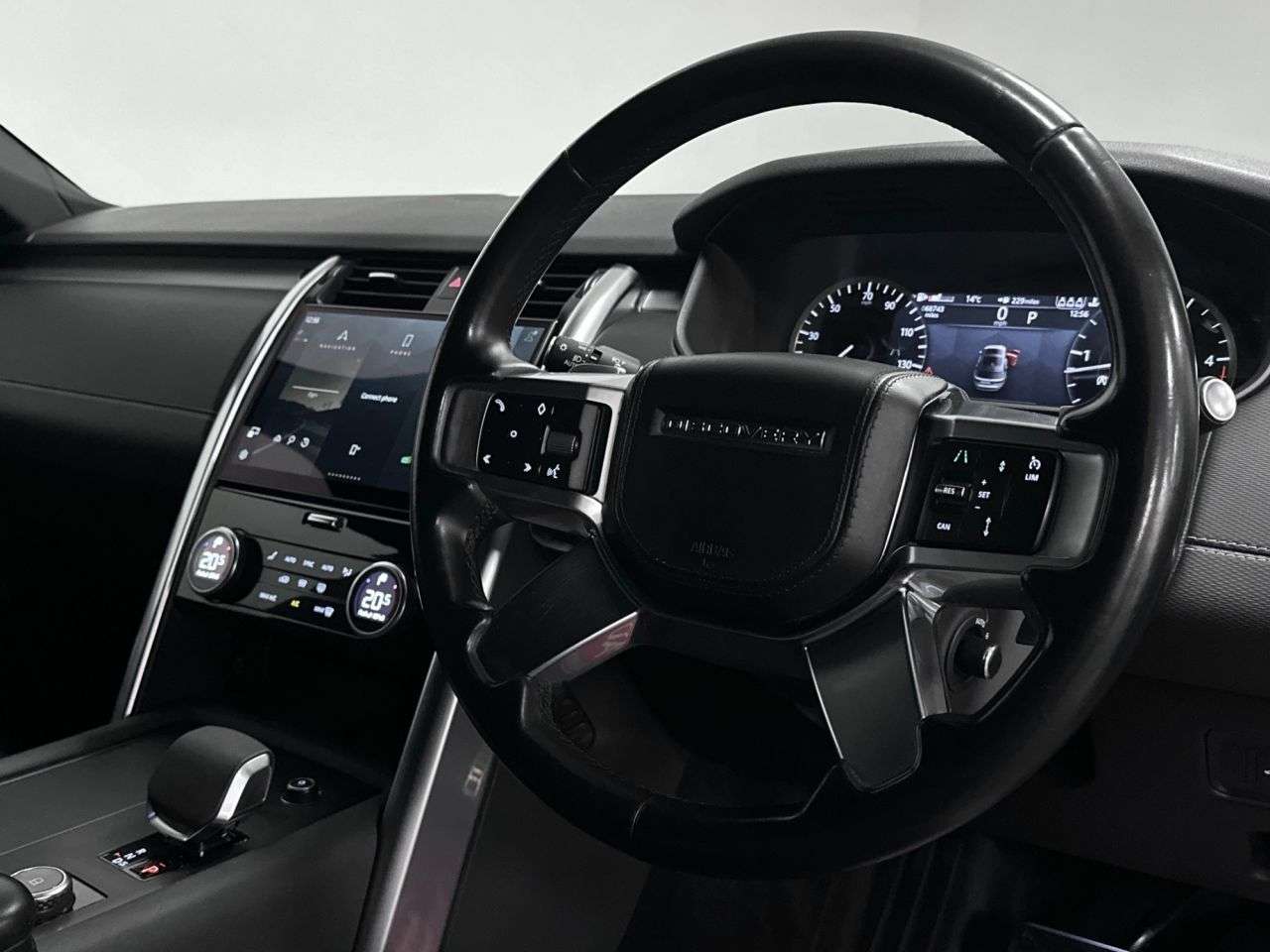 A 2022 LAND ROVER DISCOVERY D300 R-Dynamic HSE Commercial 3.0 MHEV Auto ( 300 bhp ) A 2022 LAND ROVER DISCOVERY D300 R-Dynamic HSE Commercial 3.0 MHEV Auto ( 300 bhp )