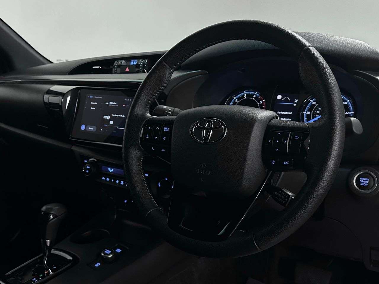 A 2025 TOYOTA HI-LUX Invincible X Double Cab 2.8 D-4D Auto ( 204 bhp ) A 2025 TOYOTA HI-LUX Invincible X Double Cab 2.8 D-4D Auto ( 204 bhp )