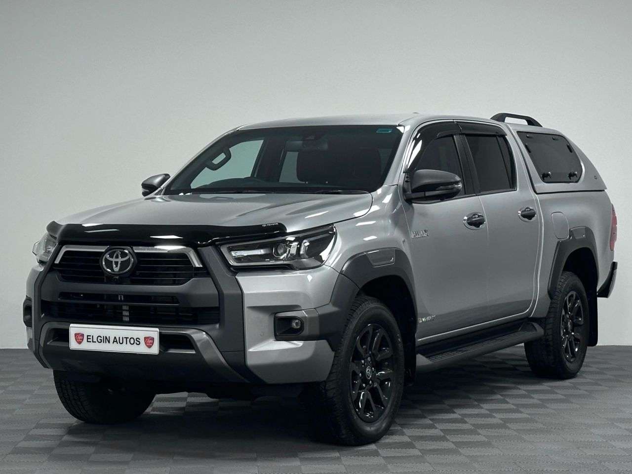 A 2025 TOYOTA HI-LUX Invincible X Double Cab 2.8 D-4D Auto ( 204 bhp ) A 2025 TOYOTA HI-LUX Invincible X Double Cab 2.8 D-4D Auto ( 204 bhp )