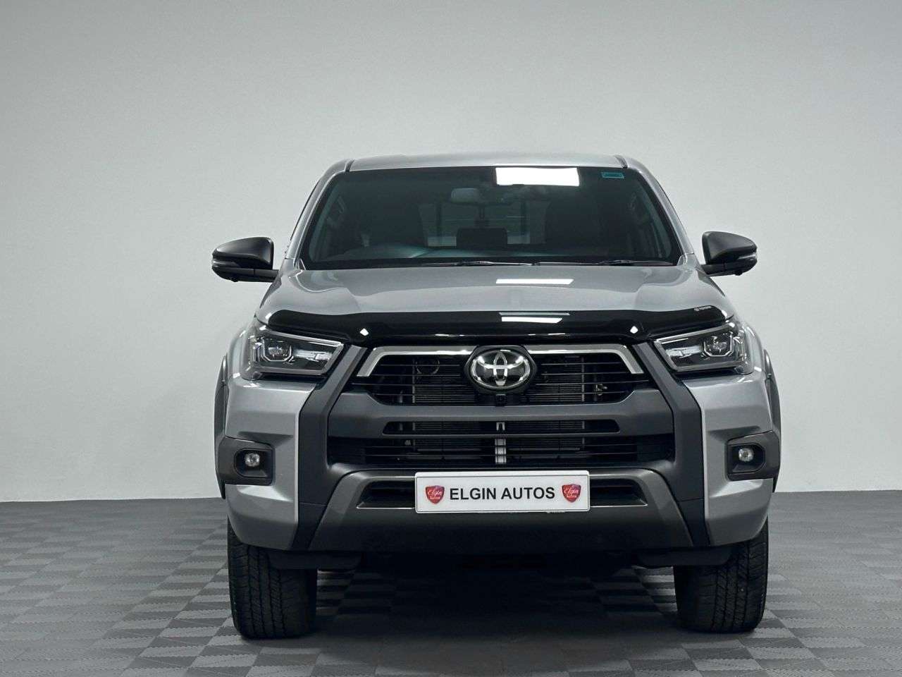 A 2025 TOYOTA HI-LUX Invincible X Double Cab 2.8 D-4D Auto ( 204 bhp ) A 2025 TOYOTA HI-LUX Invincible X Double Cab 2.8 D-4D Auto ( 204 bhp )