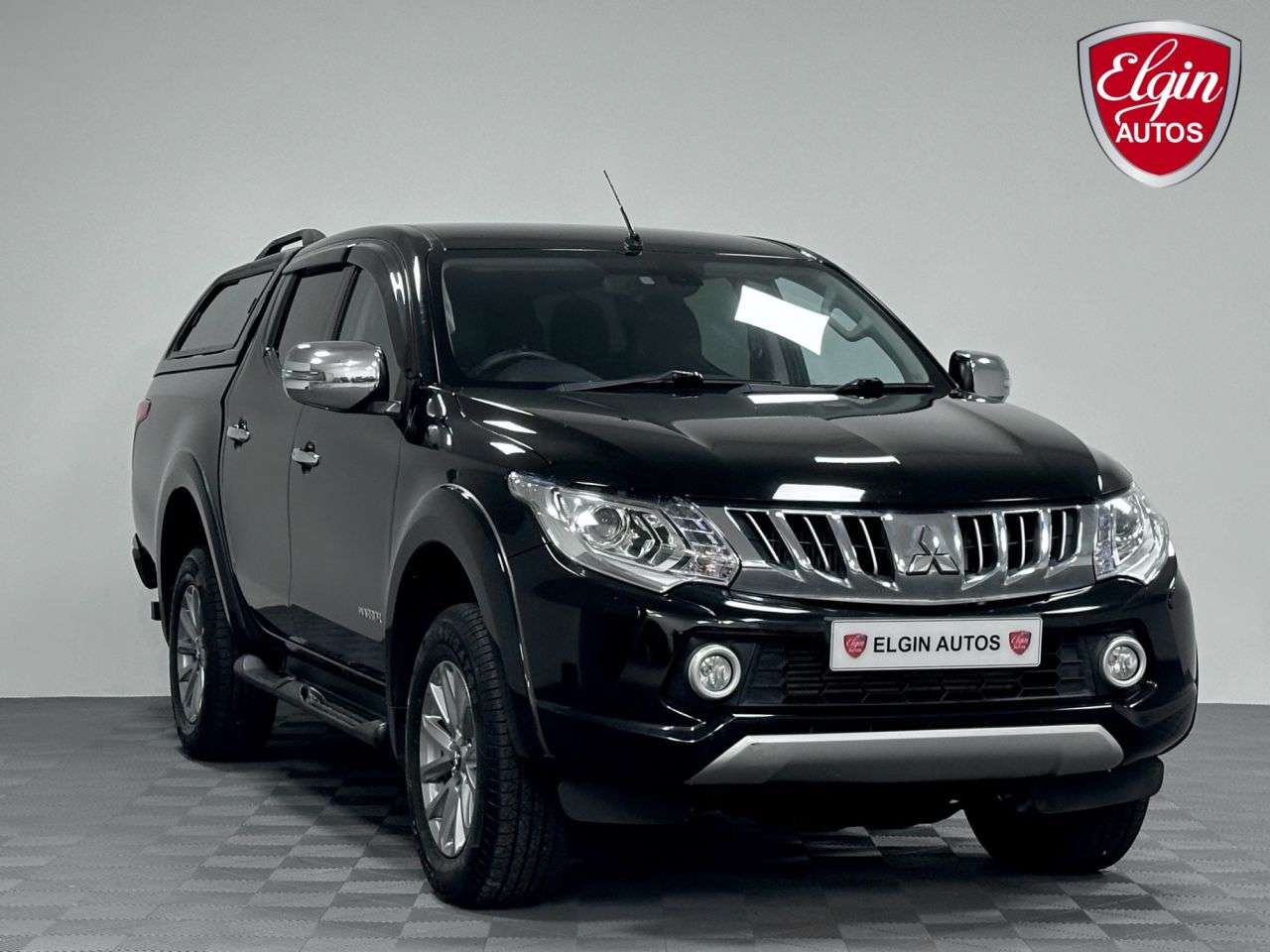 A 2015 MITSUBISHI L200 Warrior Double Cab 2.4 DI-D Auto ( 178 bhp ) A 2015 MITSUBISHI L200 Warrior Double Cab 2.4 DI-D Auto ( 178 bhp )