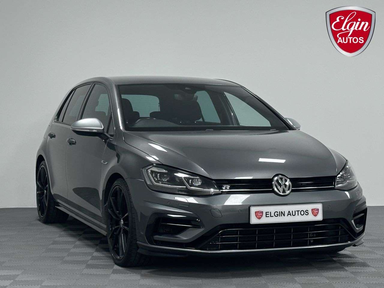 A 2019 VOLKSWAGEN GOLF R 4Motion 2.0 TSI DSG ( 300 bhp ) A 2019 VOLKSWAGEN GOLF R 4Motion 2.0 TSI DSG ( 300 bhp )