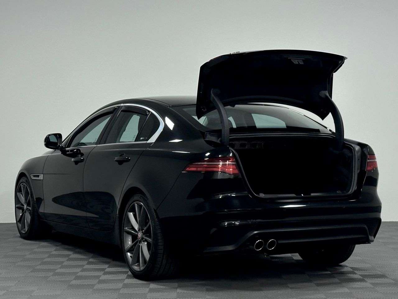 2020 JAGUAR XE 2020 JAGUAR XE