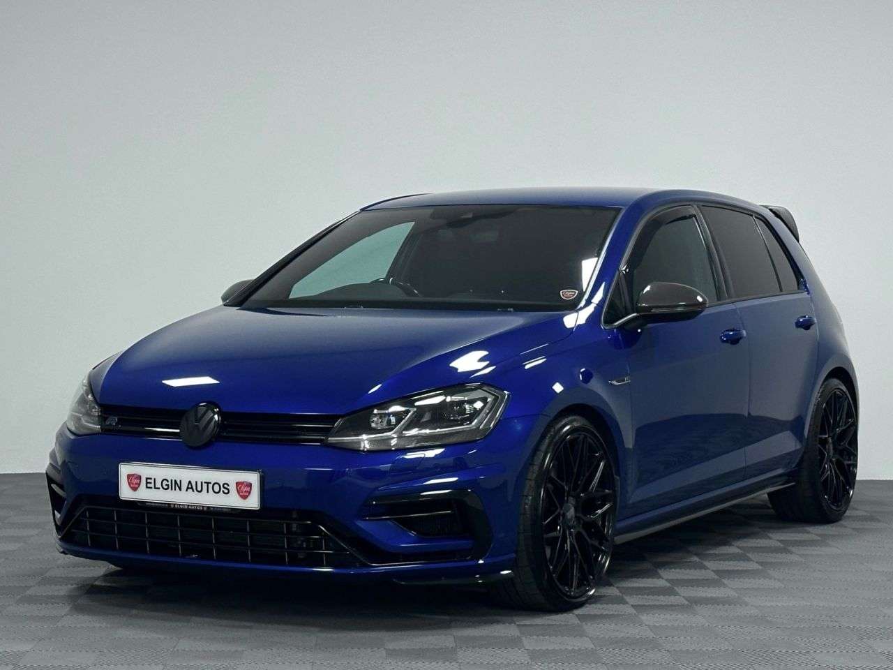 A 2019 VOLKSWAGEN GOLF R 4Motion 2.0 TSI DSG ( 373 bhp ) A 2019 VOLKSWAGEN GOLF R 4Motion 2.0 TSI DSG ( 373 bhp )