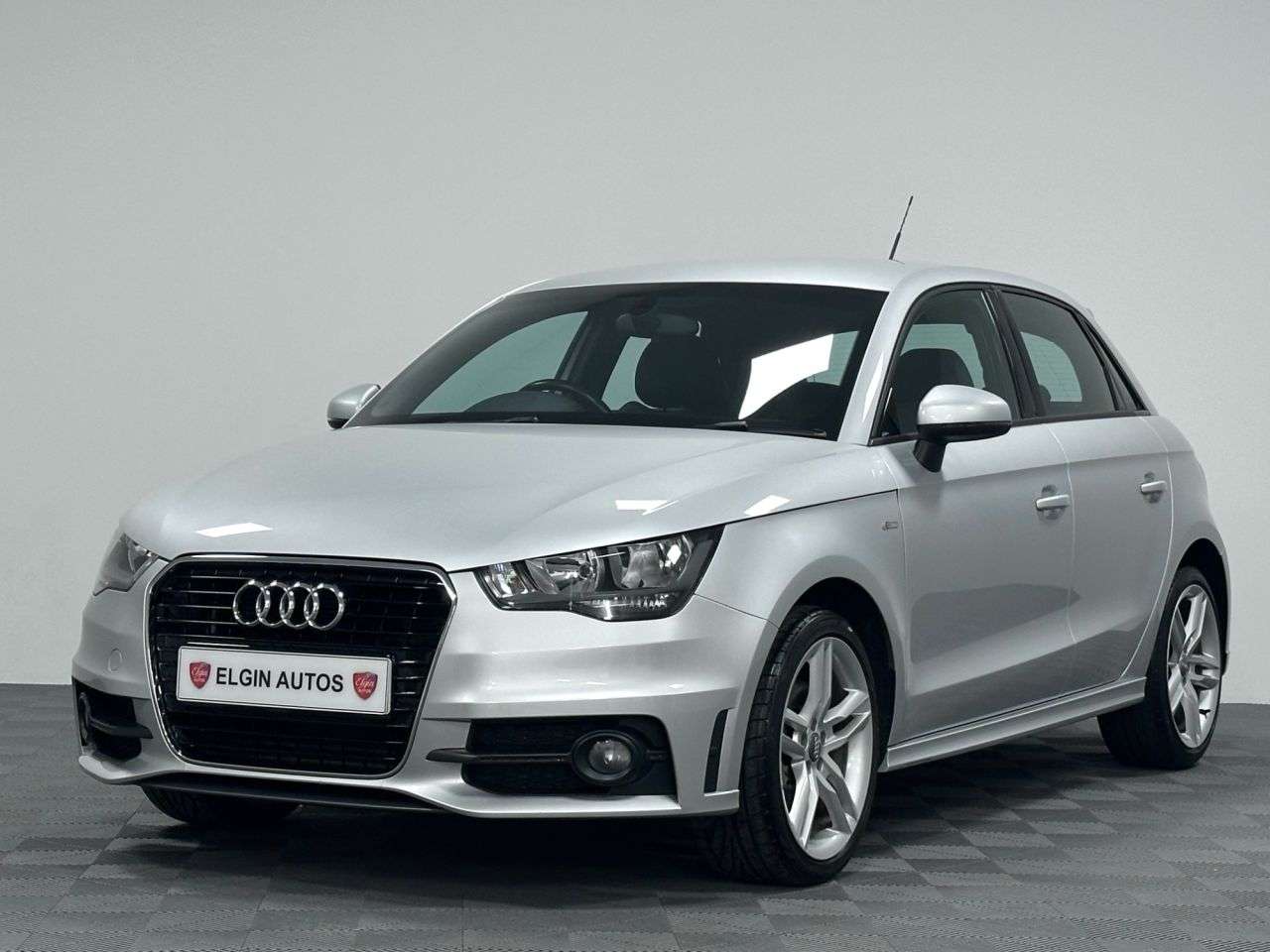 A 2013 AUDI A1 S Line Sportback 1.6 TDI ( 105 bhp ) A 2013 AUDI A1 S Line Sportback 1.6 TDI ( 105 bhp )