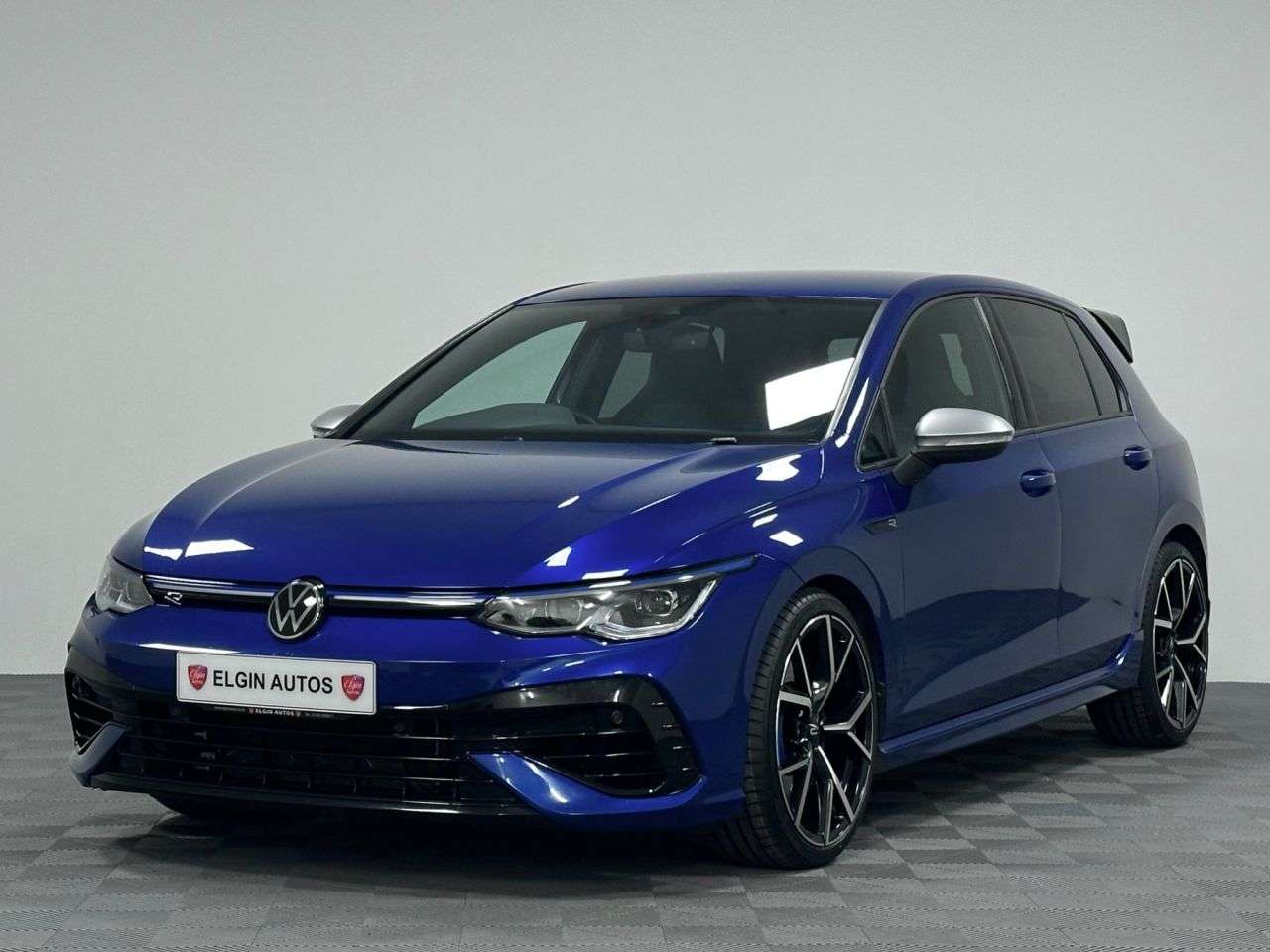 A 2023 VOLKSWAGEN GOLF R 4Motion 2.0 TSI DSG ( 320 bhp ) A 2023 VOLKSWAGEN GOLF R 4Motion 2.0 TSI DSG ( 320 bhp )