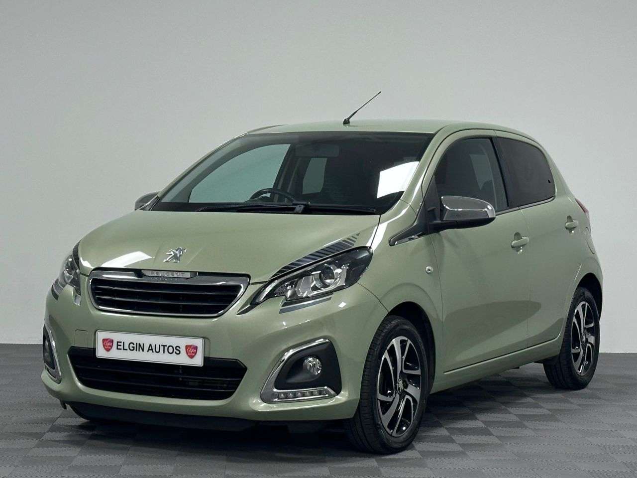 A 2020 PEUGEOT 108 Collection 1.0 ( 72 bhp ) A 2020 PEUGEOT 108 Collection 1.0 ( 72 bhp )