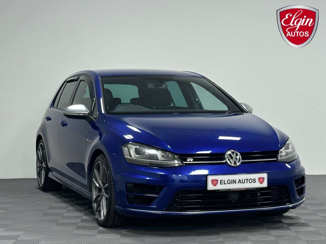 A 2016 VOLKSWAGEN GOLF R 4Motion 2.0 TSI DSG ( 300 bhp ) A 2016 VOLKSWAGEN GOLF R 4Motion 2.0 TSI DSG ( 300 bhp )