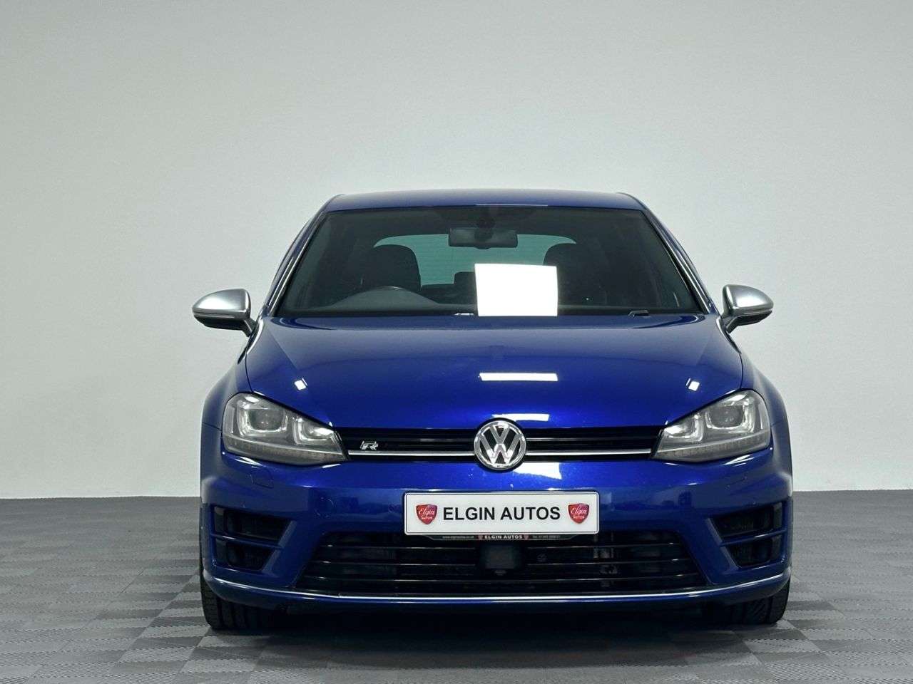 A 2016 VOLKSWAGEN GOLF R 4Motion 2.0 TSI DSG ( 300 bhp ) A 2016 VOLKSWAGEN GOLF R 4Motion 2.0 TSI DSG ( 300 bhp )