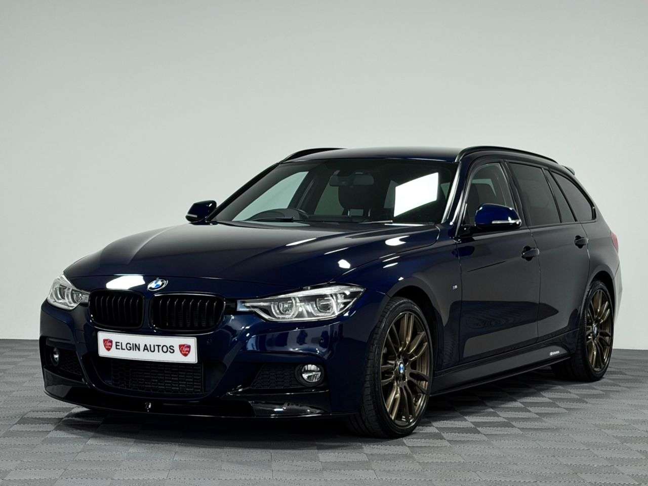A 2017 BMW 3 SERIES 335d M Sport xDrive Touring 3.0 Auto ( 313 bhp ) A 2017 BMW 3 SERIES 335d M Sport xDrive Touring 3.0 Auto ( 313 bhp )