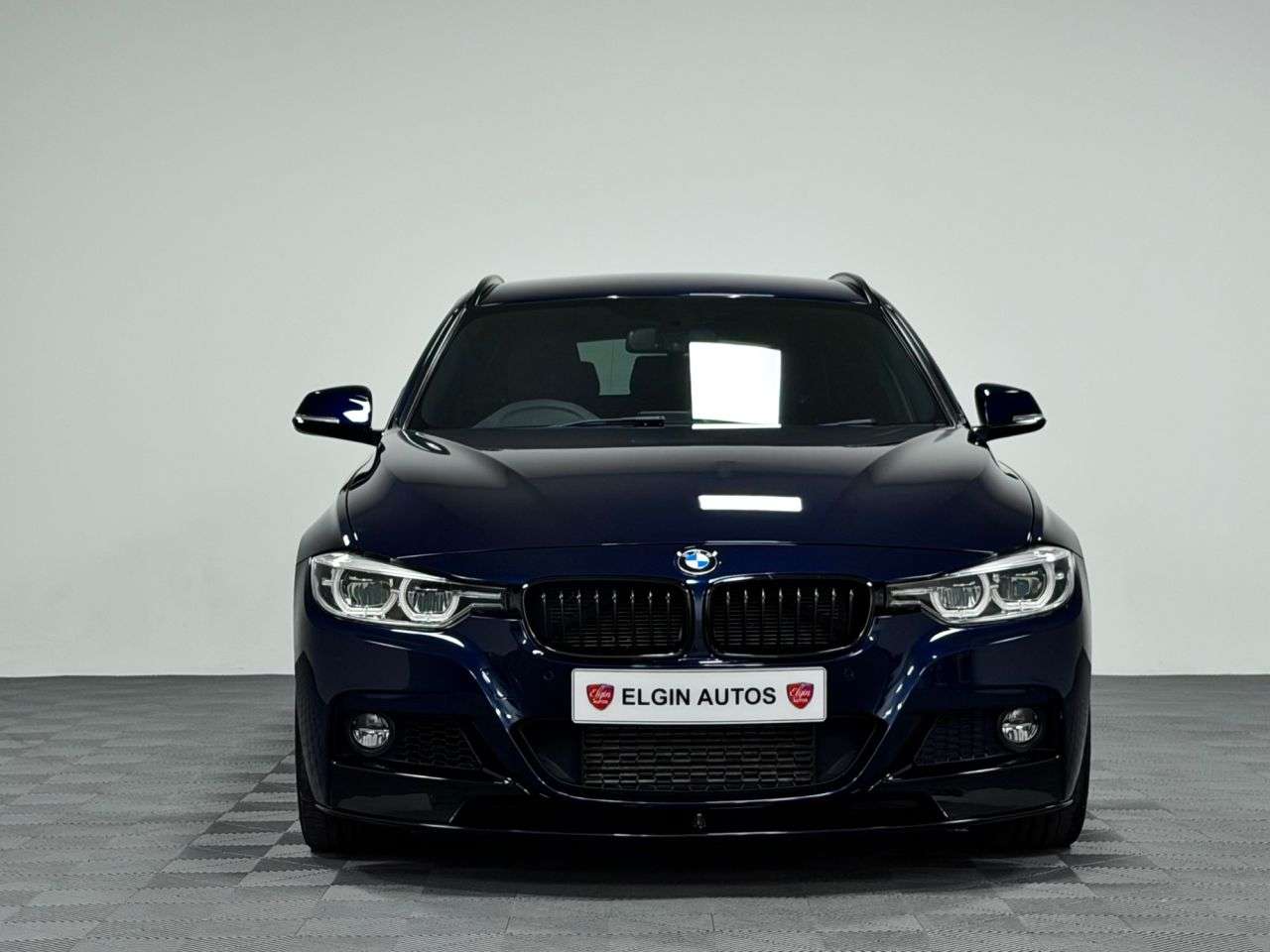 A 2017 BMW 3 SERIES 335d M Sport xDrive Touring 3.0 Auto ( 313 bhp ) A 2017 BMW 3 SERIES 335d M Sport xDrive Touring 3.0 Auto ( 313 bhp )