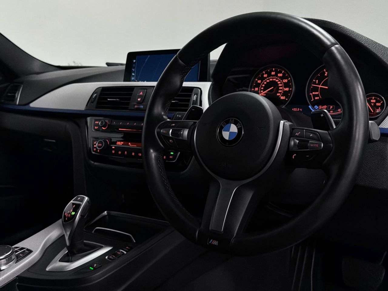 A 2017 BMW 3 SERIES 335d M Sport xDrive Touring 3.0 Auto ( 313 bhp ) A 2017 BMW 3 SERIES 335d M Sport xDrive Touring 3.0 Auto ( 313 bhp )