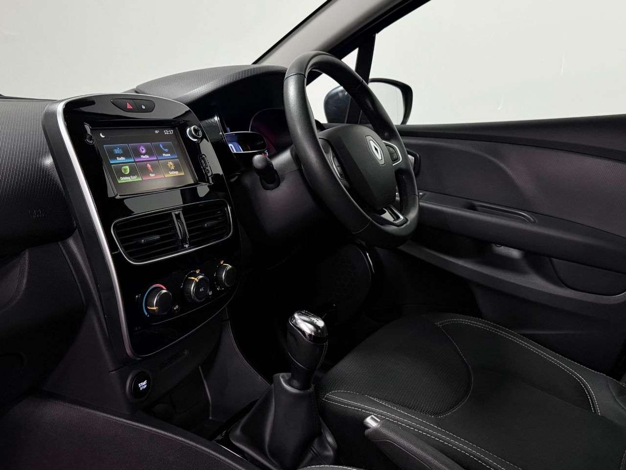 2017 RENAULT CLIO 2017 RENAULT CLIO