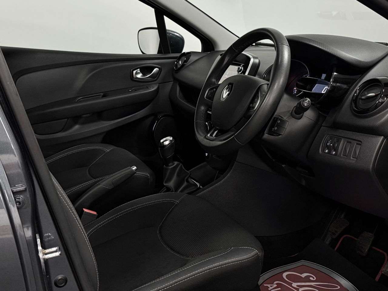 2017 RENAULT CLIO 2017 RENAULT CLIO