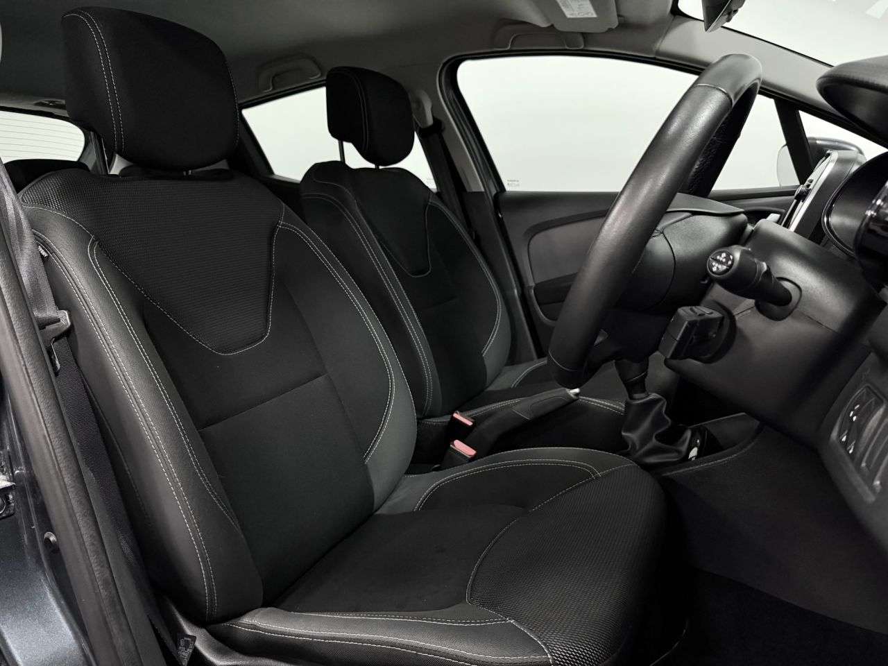 2017 RENAULT CLIO 2017 RENAULT CLIO