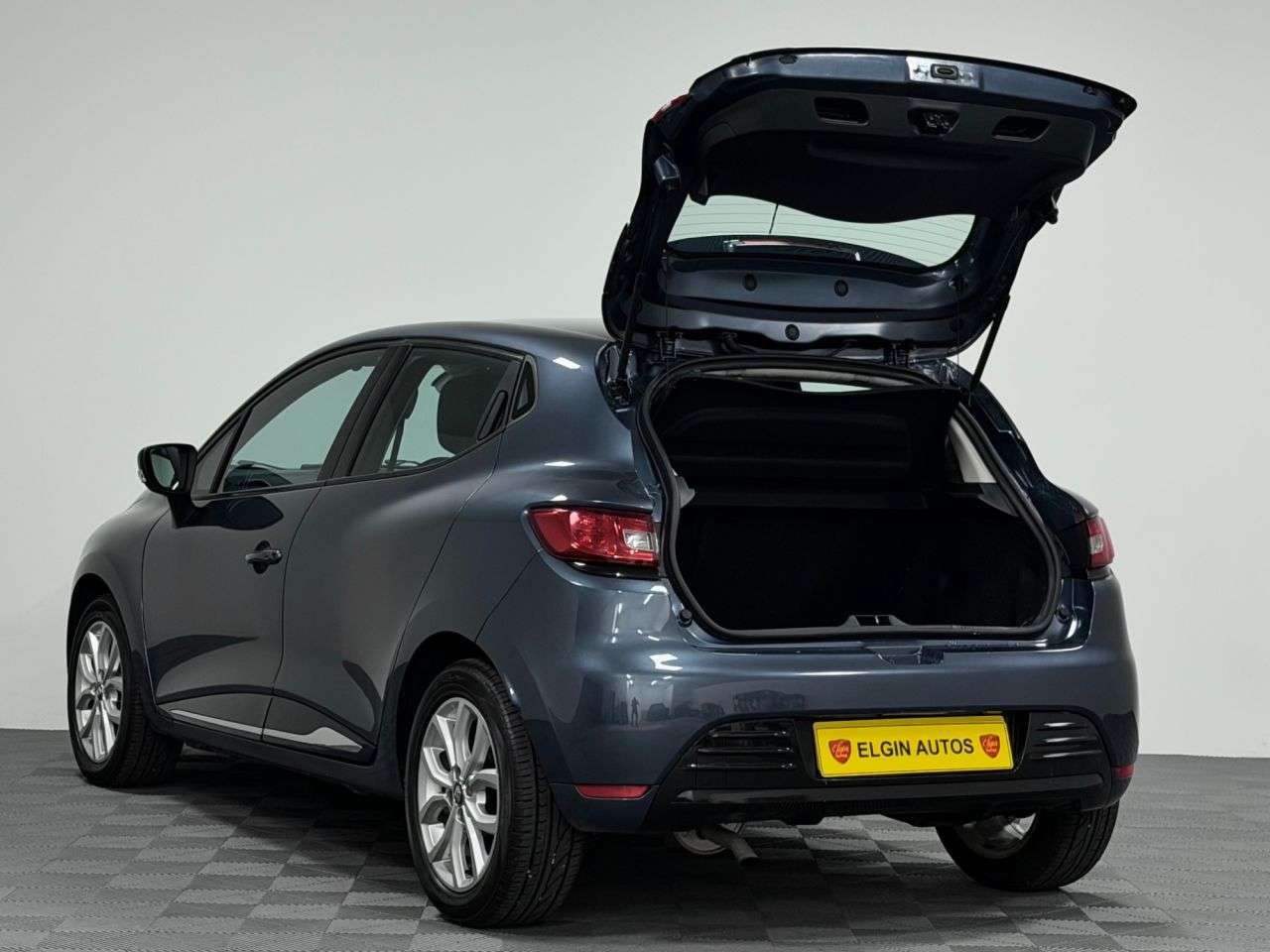 2017 RENAULT CLIO 2017 RENAULT CLIO
