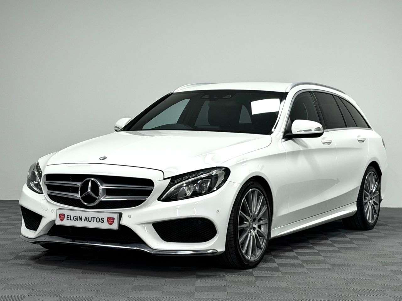 A 2015 MERCEDES-BENZ C CLASS C220 AMG Line 2.1 BlueTEC Auto ( 170 bhp ) A 2015 MERCEDES-BENZ C CLASS C220 AMG Line 2.1 BlueTEC Auto ( 170 bhp )