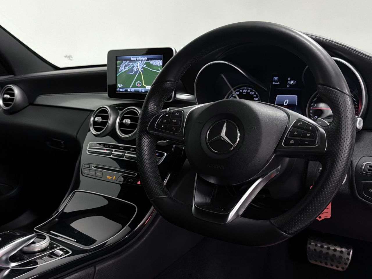 A 2015 MERCEDES-BENZ C CLASS C220 AMG Line 2.1 BlueTEC Auto ( 170 bhp ) A 2015 MERCEDES-BENZ C CLASS C220 AMG Line 2.1 BlueTEC Auto ( 170 bhp )