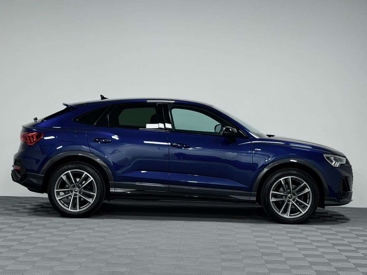 2023 AUDI Q3 2023 AUDI Q3