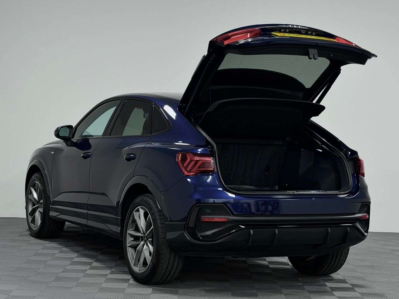 2023 AUDI Q3 2023 AUDI Q3