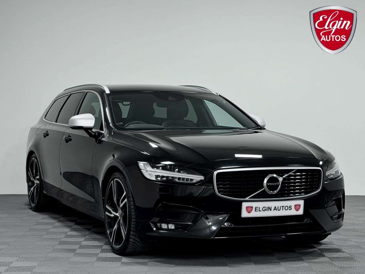 A 2017 VOLVO V90 R-Design AWD 2.0 D5 PowerPulse Auto ( 235 bhp ) A 2017 VOLVO V90 R-Design AWD 2.0 D5 PowerPulse Auto ( 235 bhp )